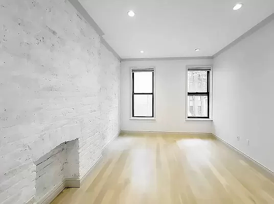 132 East 61st Street - Photo 7