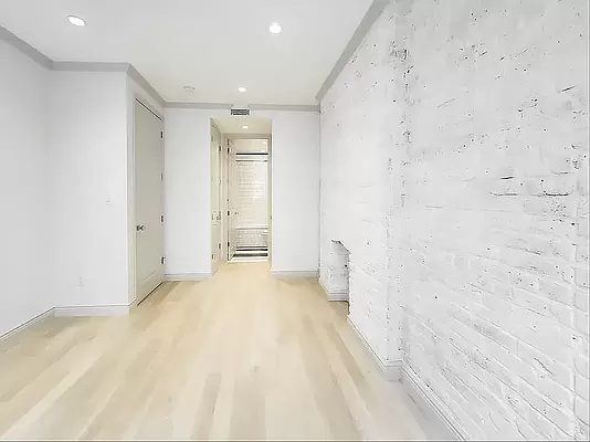 132 East 61st Street - Photo 9