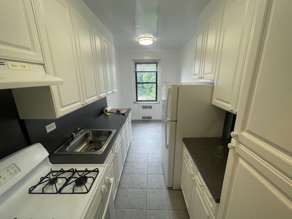 172-90 Highland Avenue - Photo 0