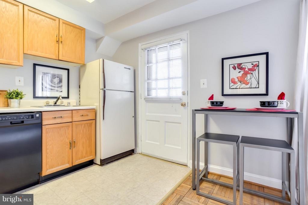 1565 N Colonial Ter - Photo 9