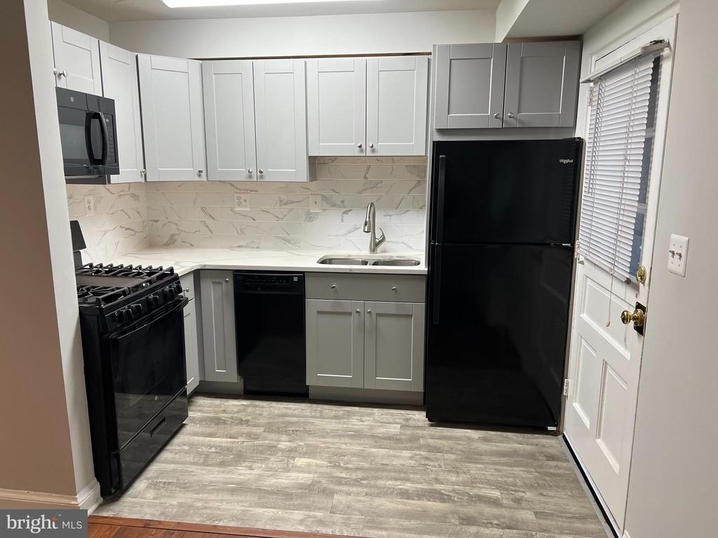 1565 N Colonial Ter - Photo 8