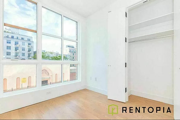 824 Lexington Avenue - Photo 2