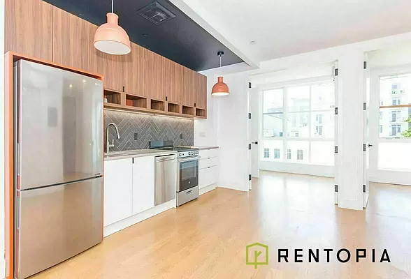 824 Lexington Avenue - Photo 0