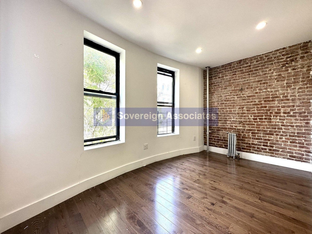4 Saint Nicholas Terrace - Photo 2