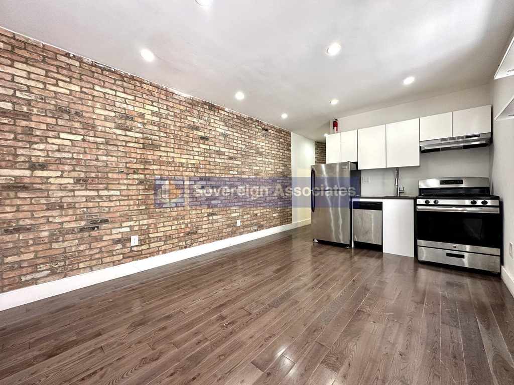 4 Saint Nicholas Terrace - Photo 1
