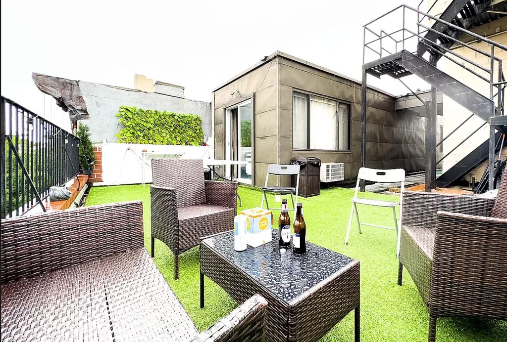 212 East 10th Street - Photo 1