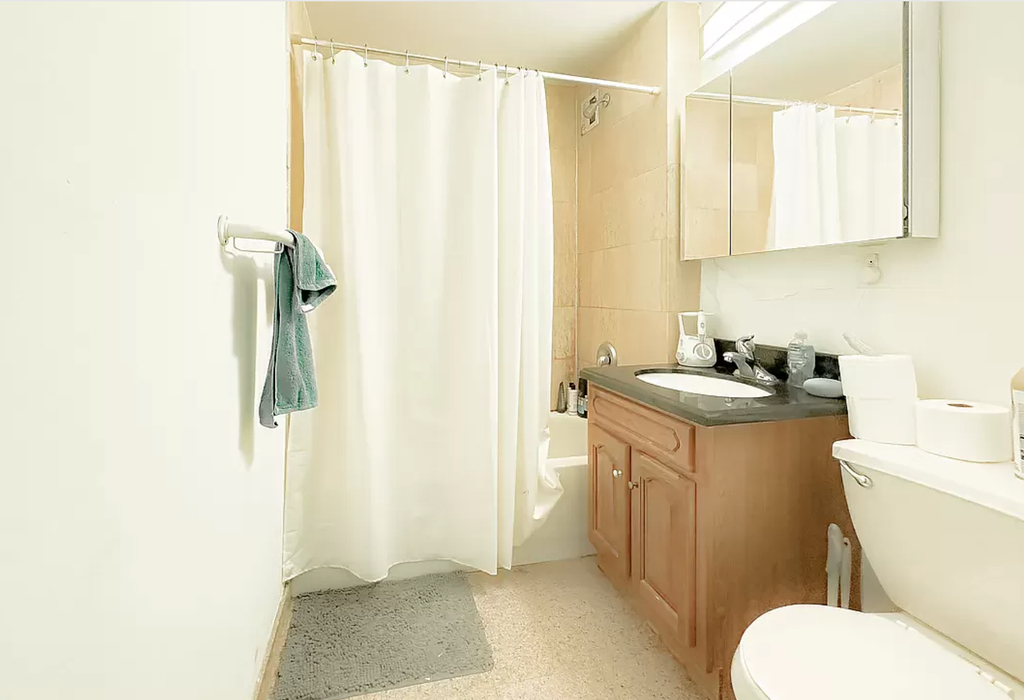 212 East 10th Street - Photo 11