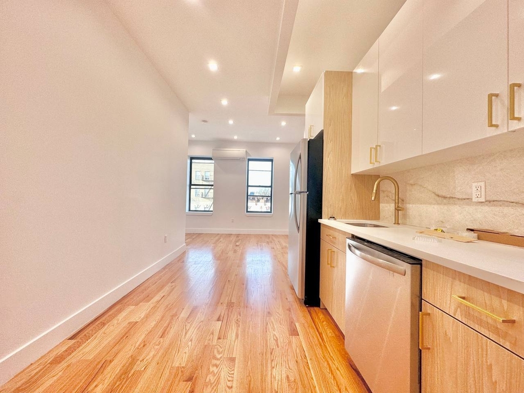 1330 St Johns Place - Photo 3