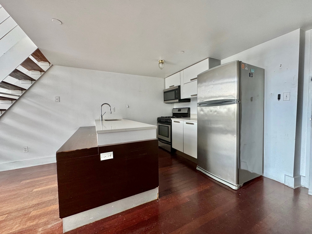 16 Meserole Street - Photo 3