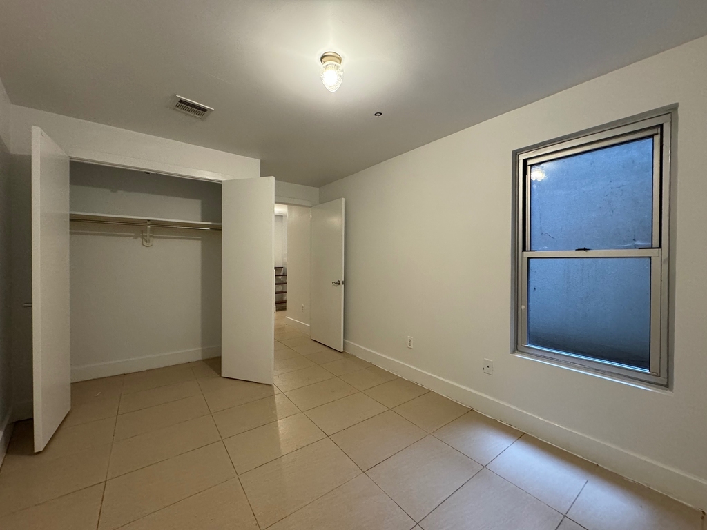 16 Meserole Street - Photo 7
