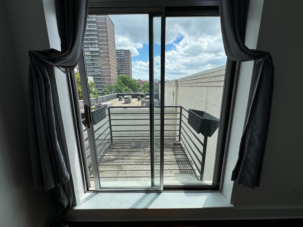 16 Meserole Street - Photo 10