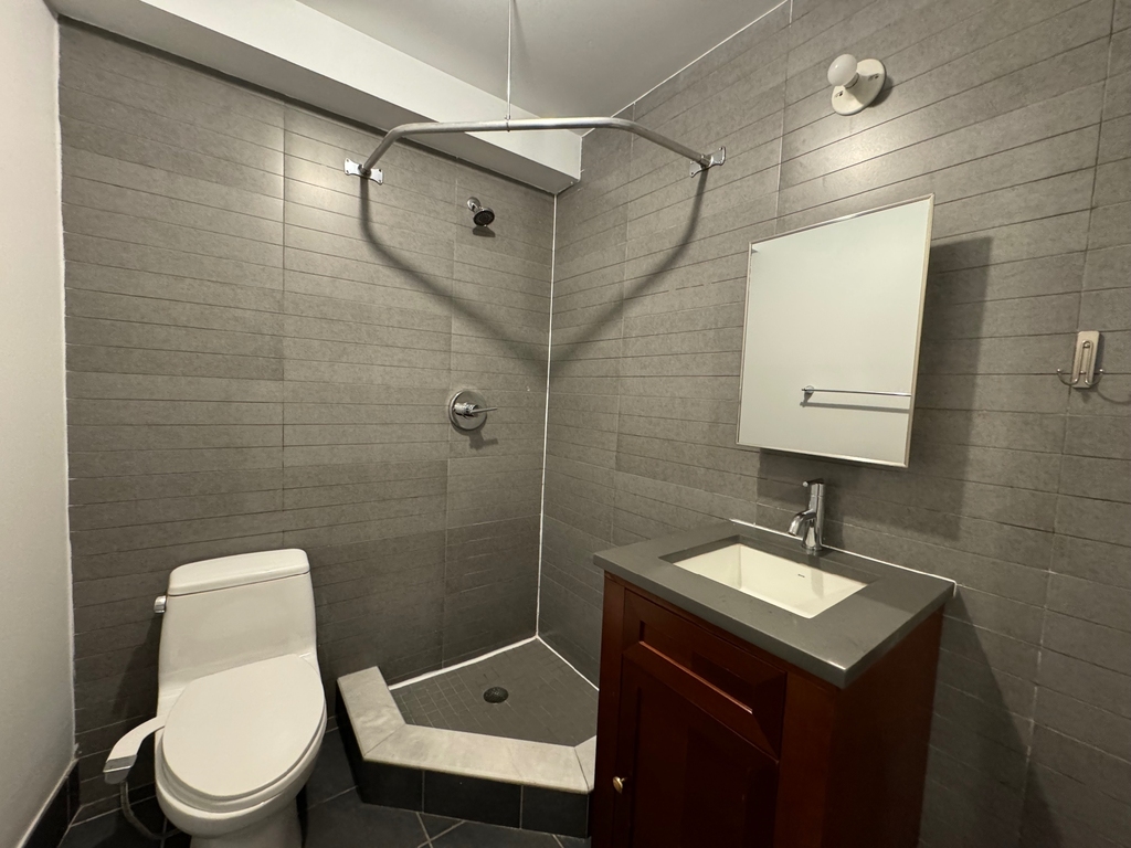 16 Meserole Street - Photo 4