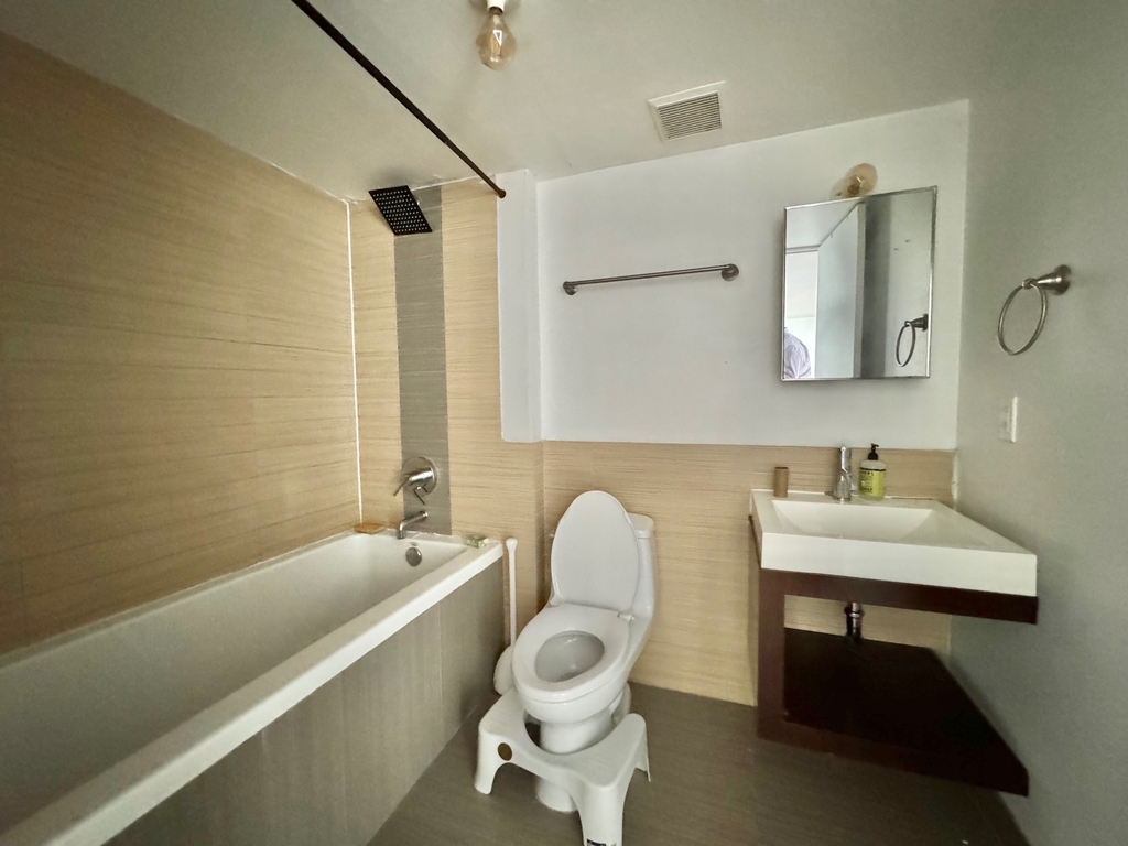 16 Meserole Street - Photo 2