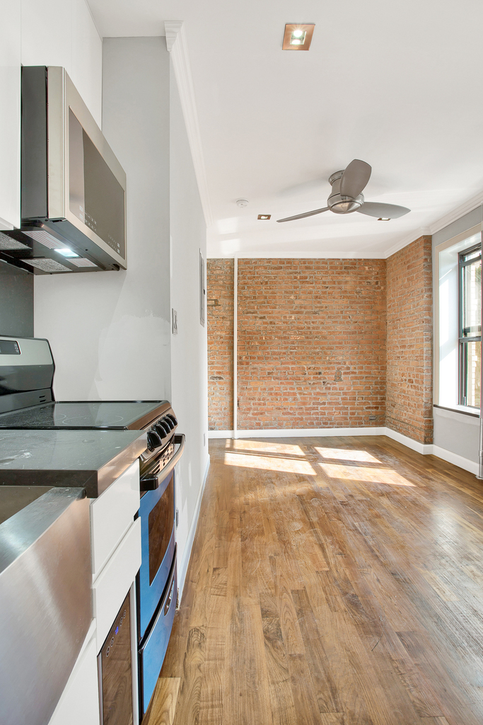 2nd Avenue and E 108th St - Photo 4