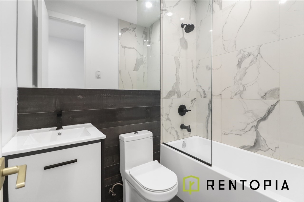 61 Montrose Avenue - Photo 3