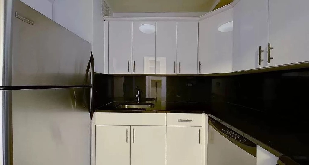 160 East 88th Street - Photo 6
