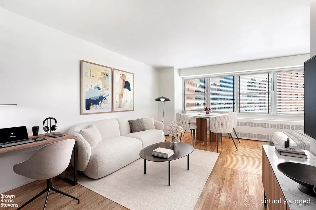 West 39th - Photo 1