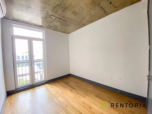 340 Evergreen Avenue - Photo 5