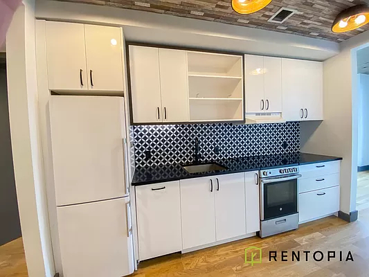 340 Evergreen Avenue - Photo 4