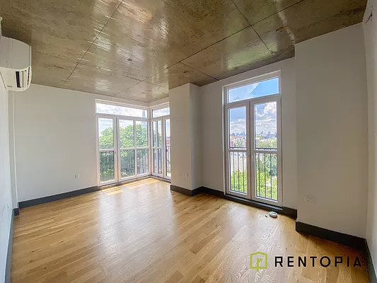 340 Evergreen Avenue - Photo 1