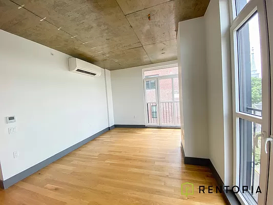 340 Evergreen Avenue - Photo 2