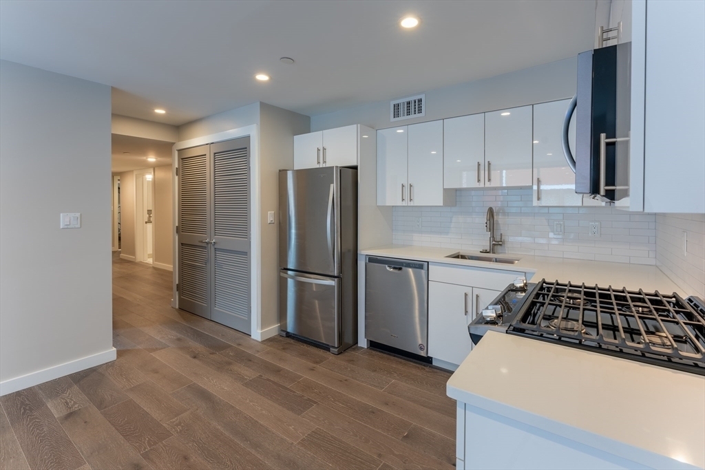 244 Hanover St. - Photo 3