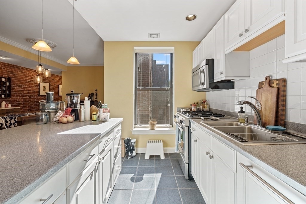 1690 Washington Street - Photo 10