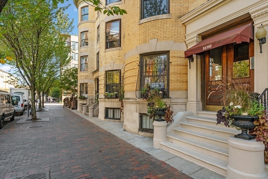 1690 Washington Street - Photo 22