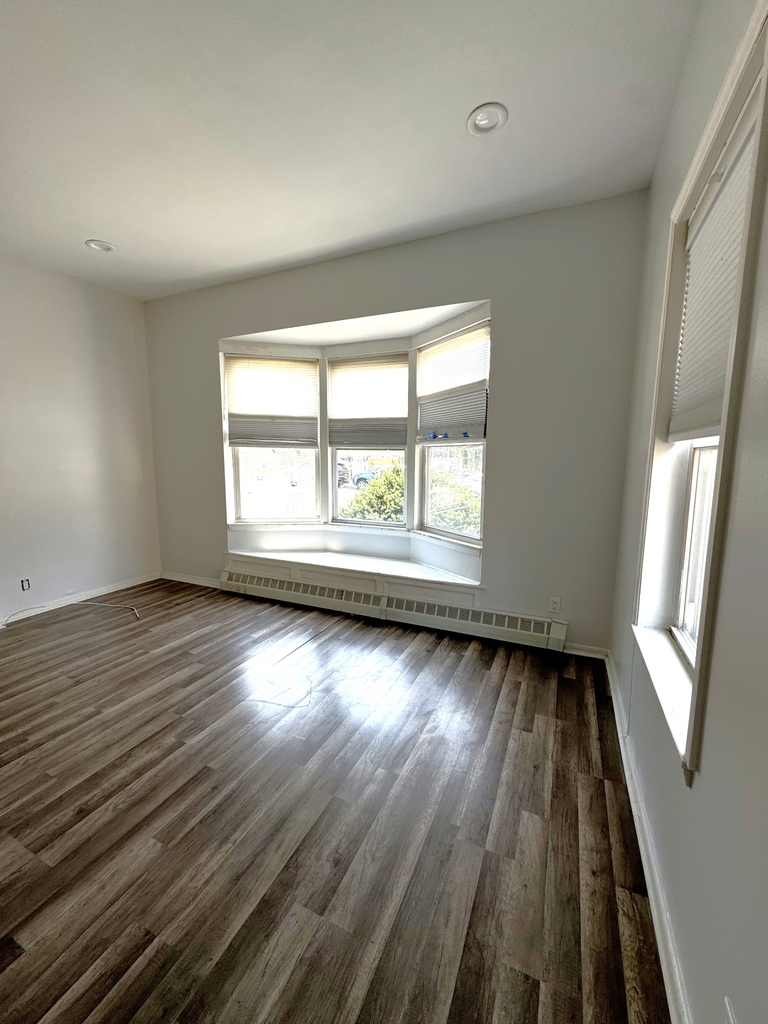 40-11 21st Avenue - Photo 2