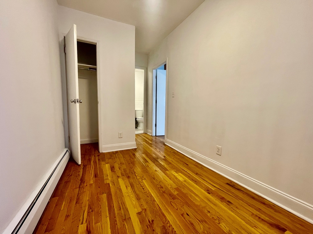 386 Manhattan Avenue - Photo 3