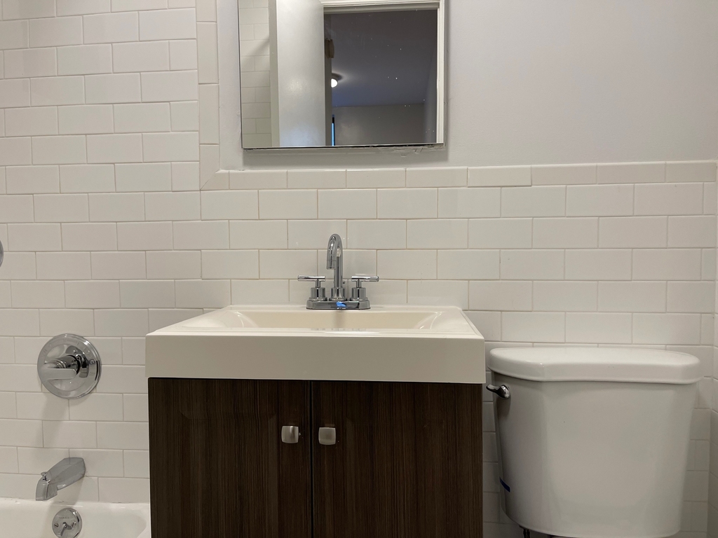 386 Manhattan Avenue - Photo 5