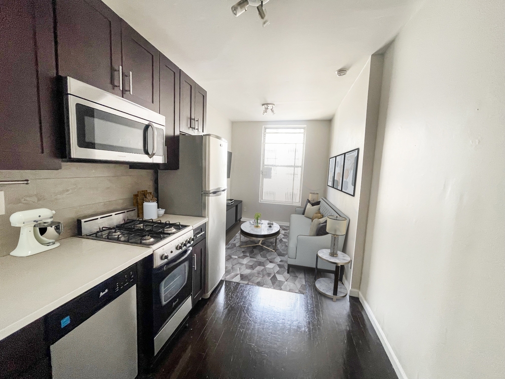 386 Manhattan Avenue - Photo 0