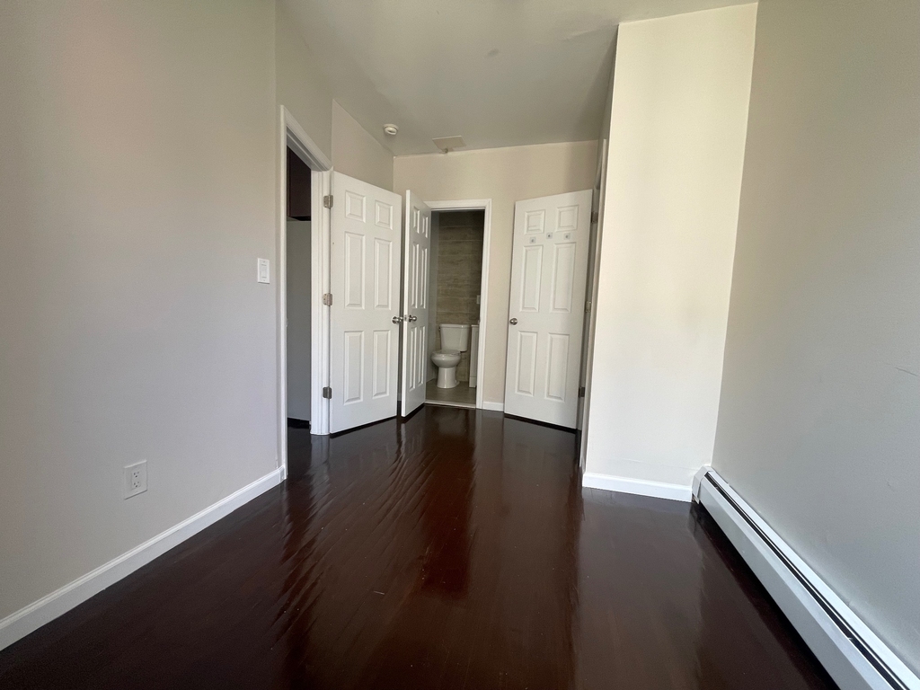 386 Manhattan Avenue - Photo 4
