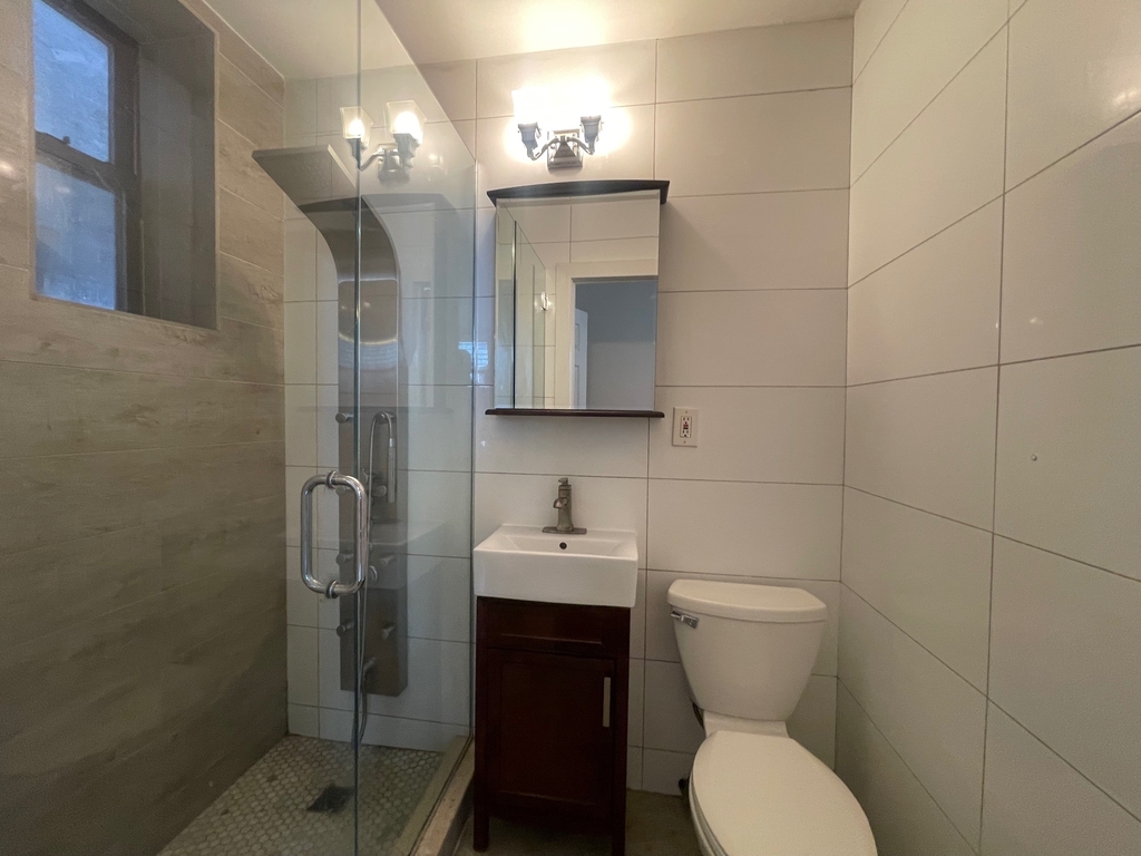 386 Manhattan Avenue - Photo 5
