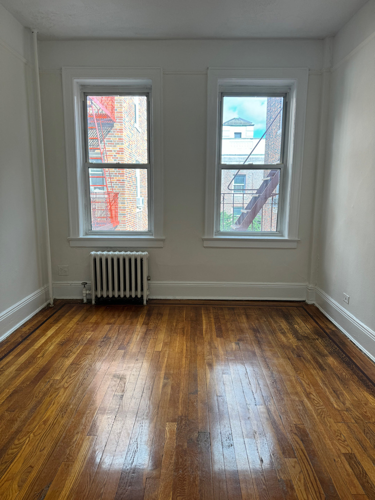 31-15 21st Avenue - Photo 6