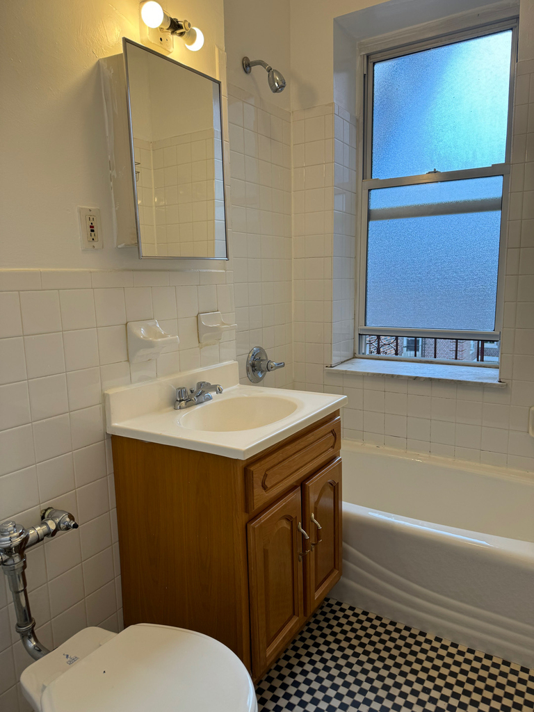 31-15 21st Avenue - Photo 13