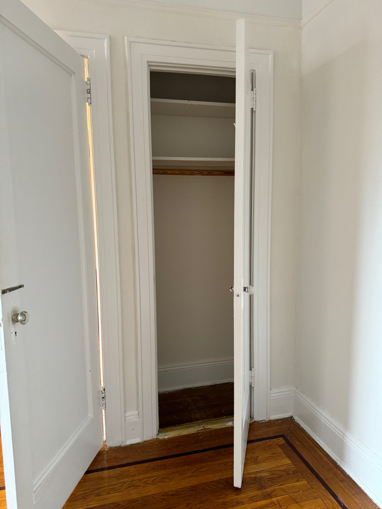 31-15 21st Avenue - Photo 10