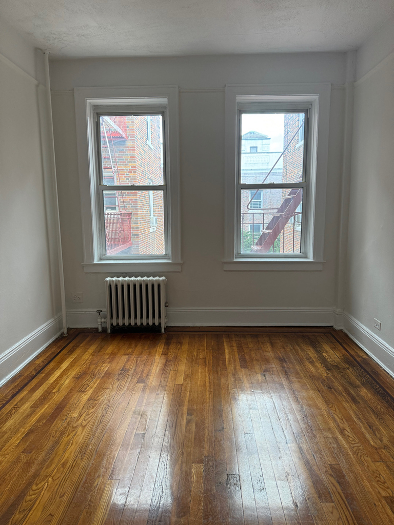 31-15 21st Avenue - Photo 9