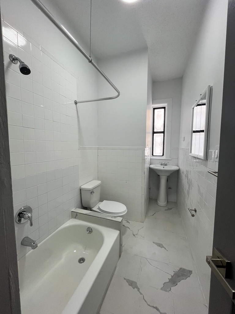 3920 Broadway - Photo 4