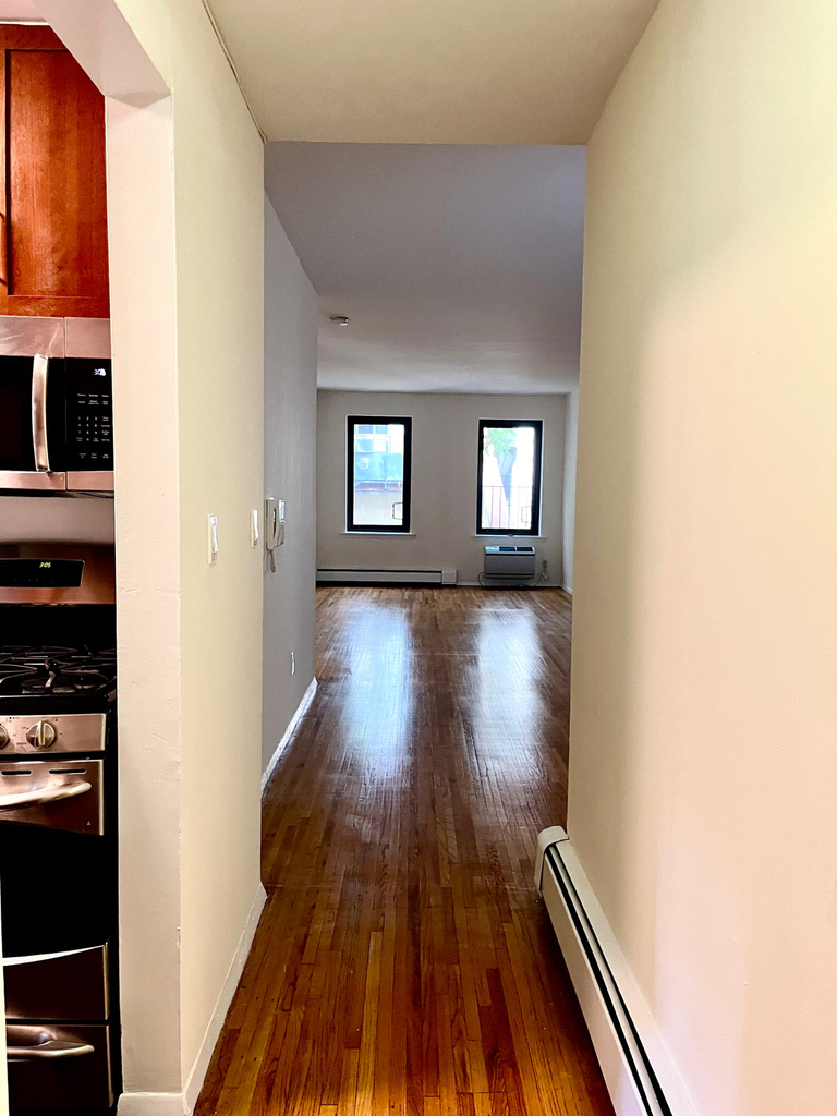 West 52 - Photo 0