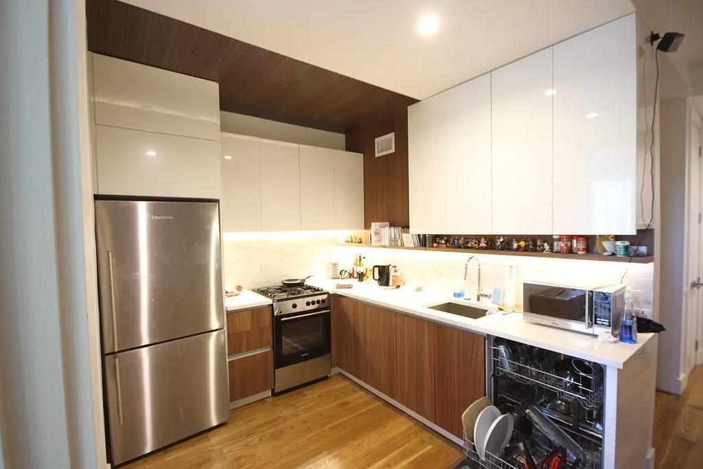 810 Flushing Avenue - Photo 4