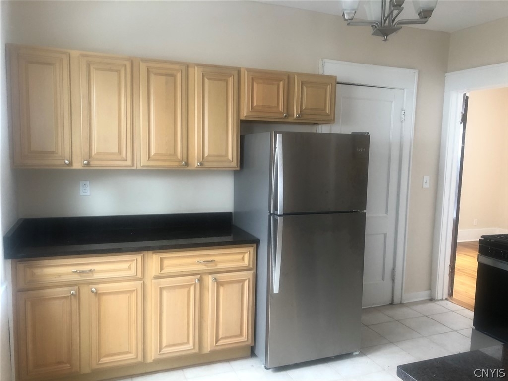 747 Allen Street - Photo 2