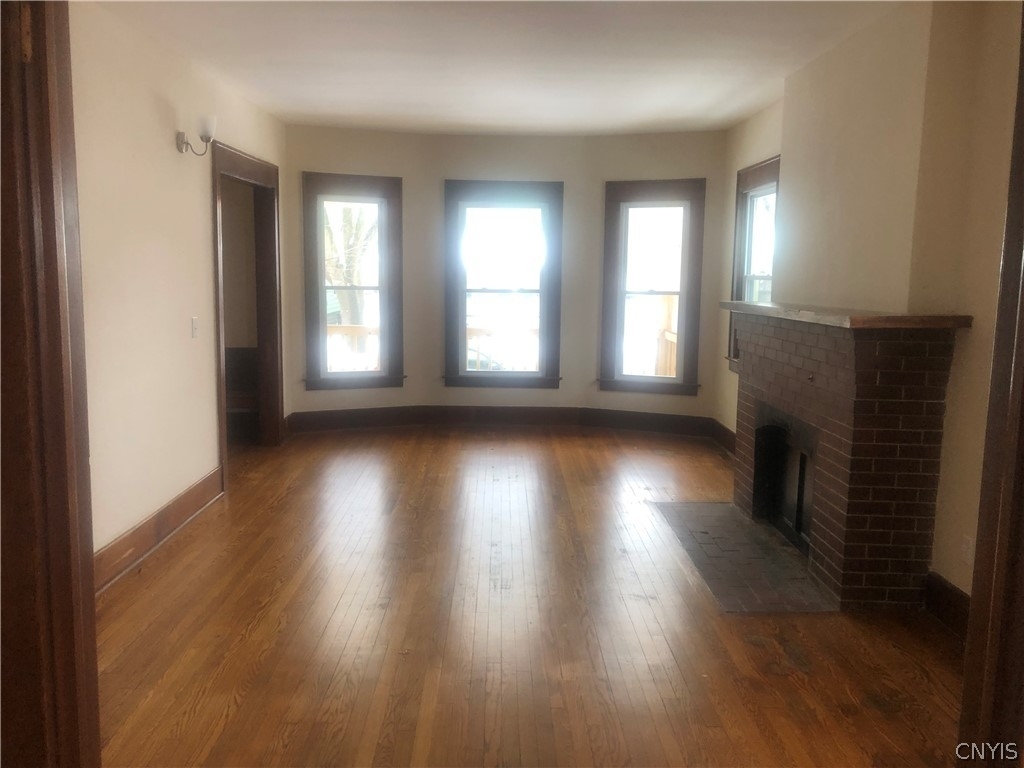 747 Allen Street - Photo 3