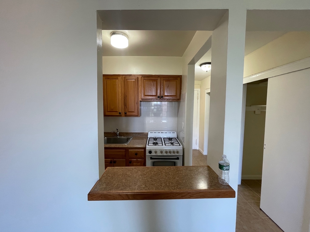 65-4 Booth Street - Photo 4