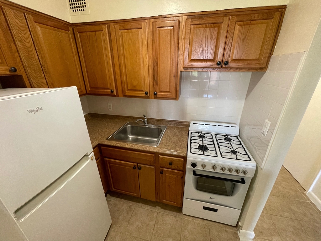 65-4 Booth Street - Photo 3