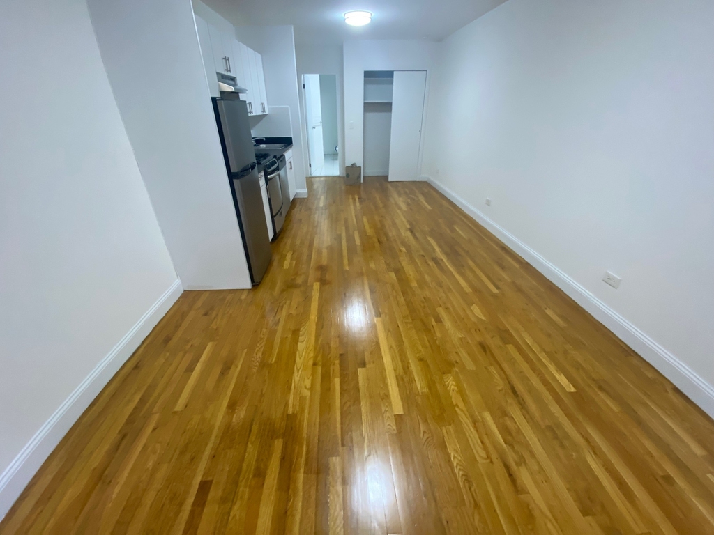 East 89th Street - Photo 2