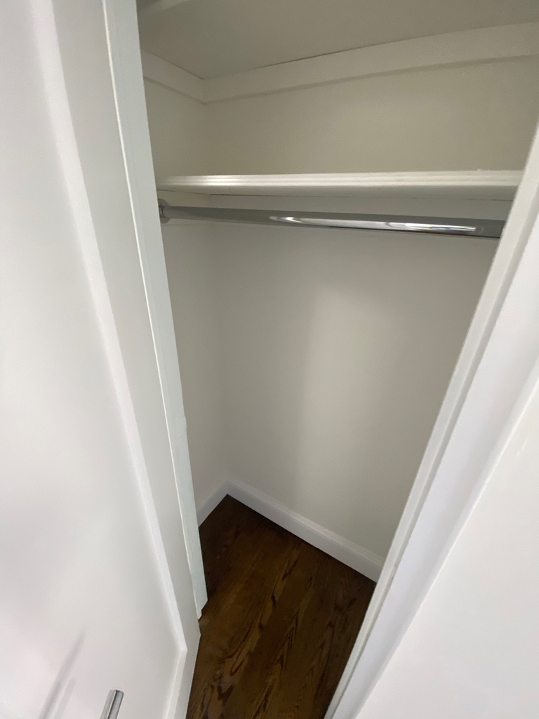East 69th Street - Photo 8