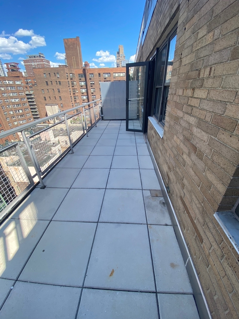 East 69th Street - Photo 10