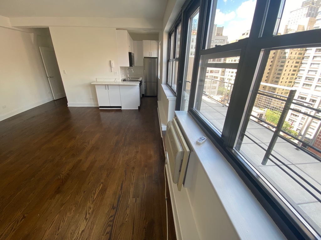 East 69th Street - Photo 2