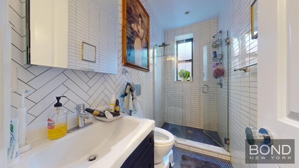 Lorimer Street - Photo 1
